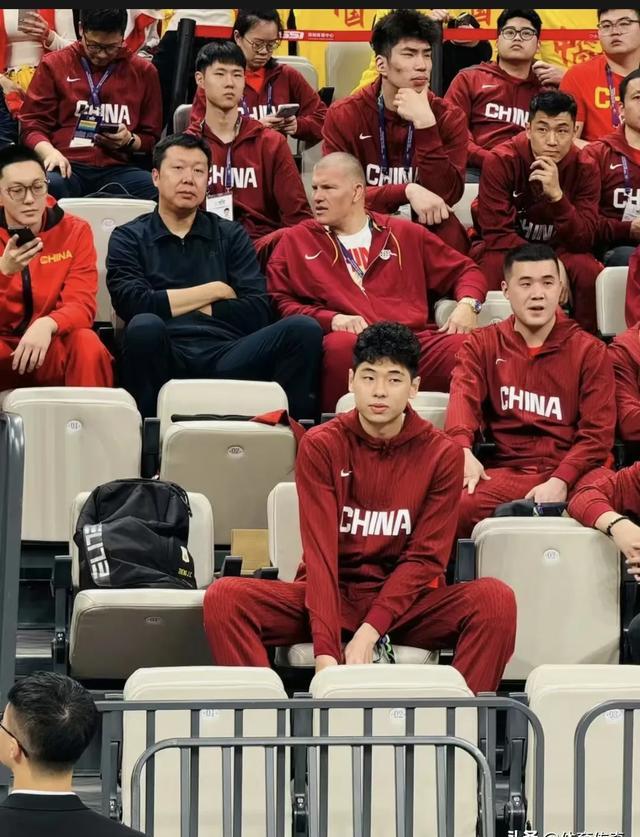 北京男篮战胜广州队，表现抢眼场场取胜的简单介绍