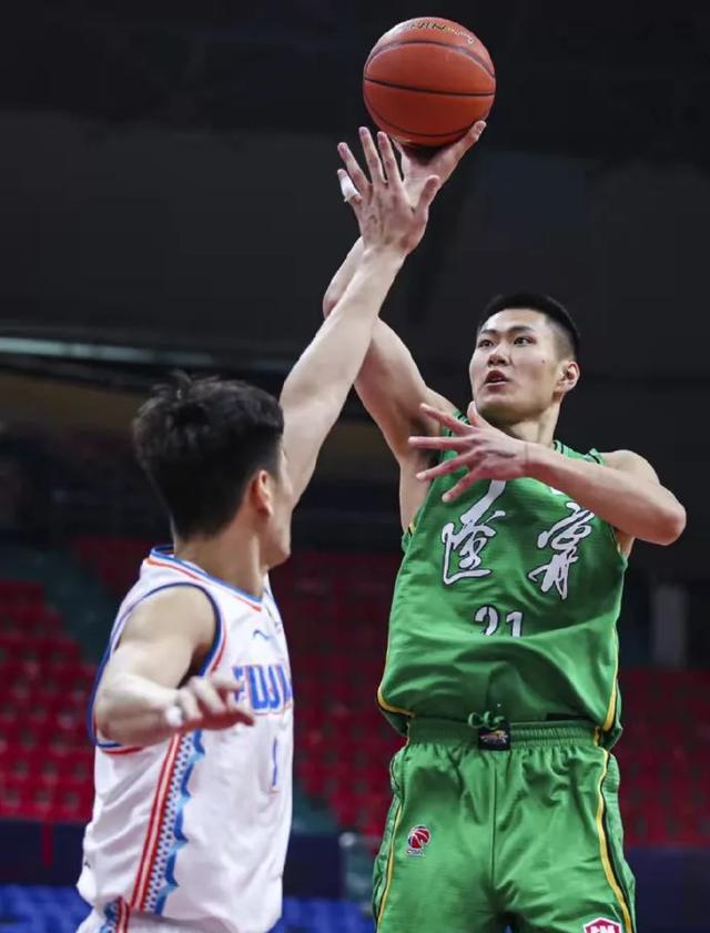 俱乐部杯-刘泽一16+9浙江胜吉林吴昌泽9+12