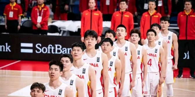 中国男篮集训名单：周琦回归赵继伟赵睿在列