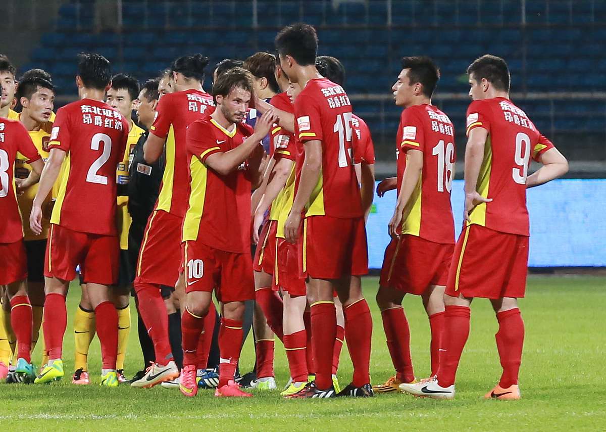 尴尬！国足面对日本已27年不胜总战绩为6平11负的简单介绍
