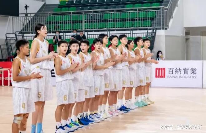 无解！张子宇8中8狂砍18分“双塔”组合登场奠定胜局的简单介绍