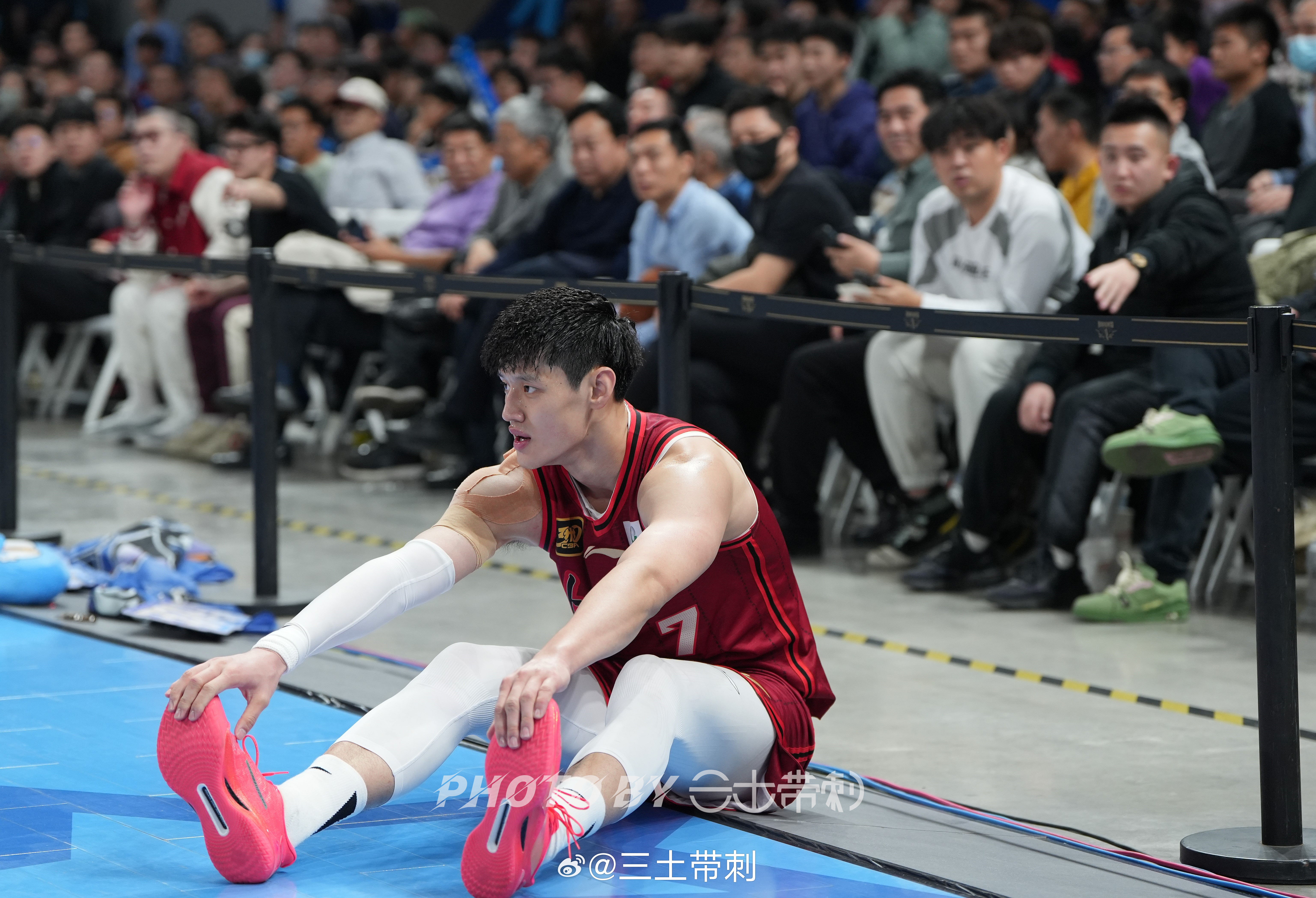 曾凡博因伤无缘亚洲杯，中国男篮：曾凡博返回俱乐部进行康复