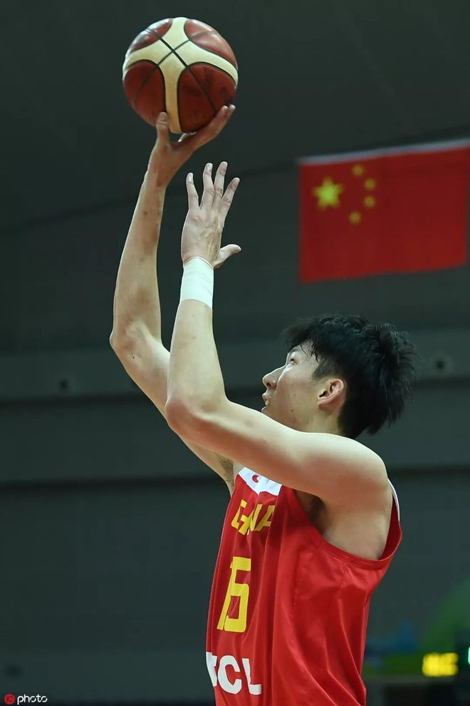新赛季我们将身披冠军徽章征战联赛，的简单介绍