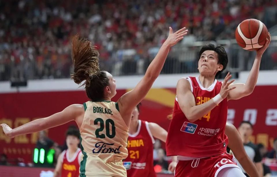 河南女篮力克广西女篮，锁定胜利关键时刻