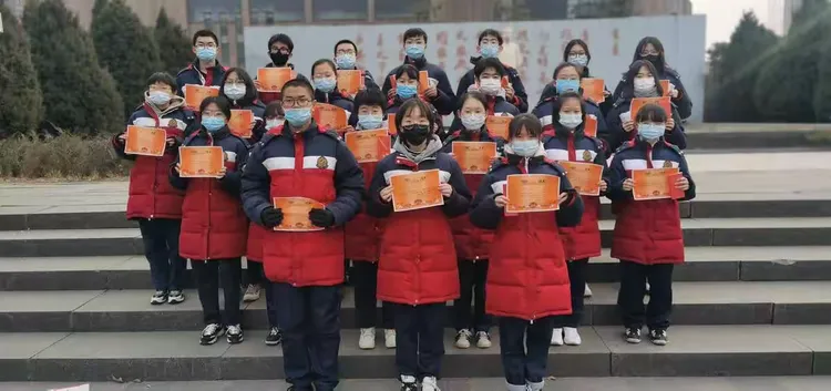 柳悦遥望千古，未来谁之名字将镶在队旗之上？